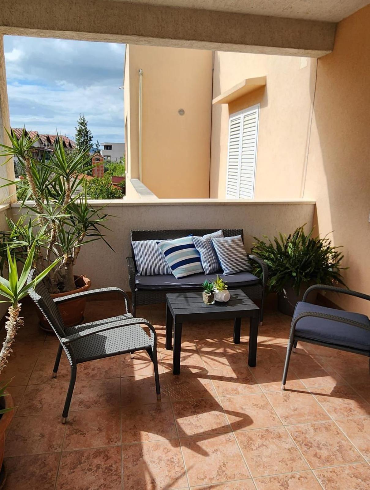 Apartments Kapetanovi Dvori Trogir Exterior photo
