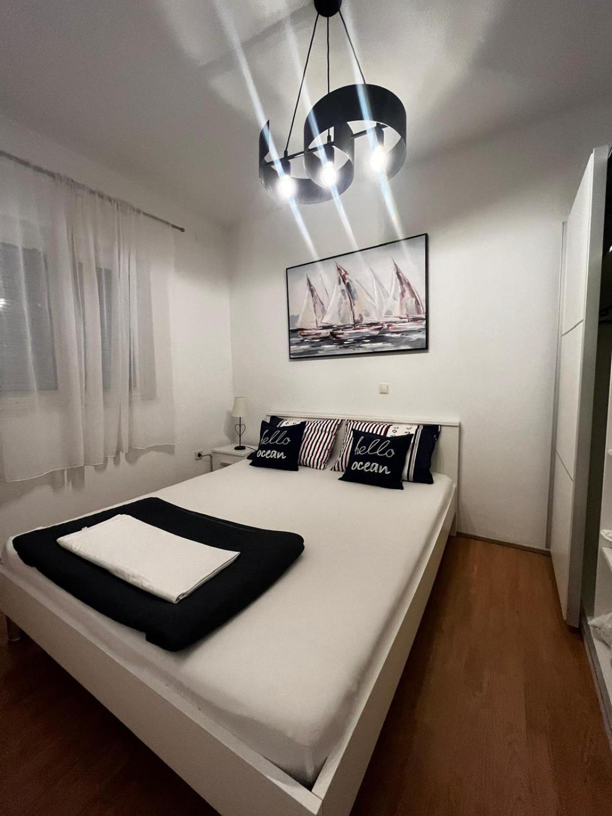 Apartments Kapetanovi Dvori Trogir Exterior photo