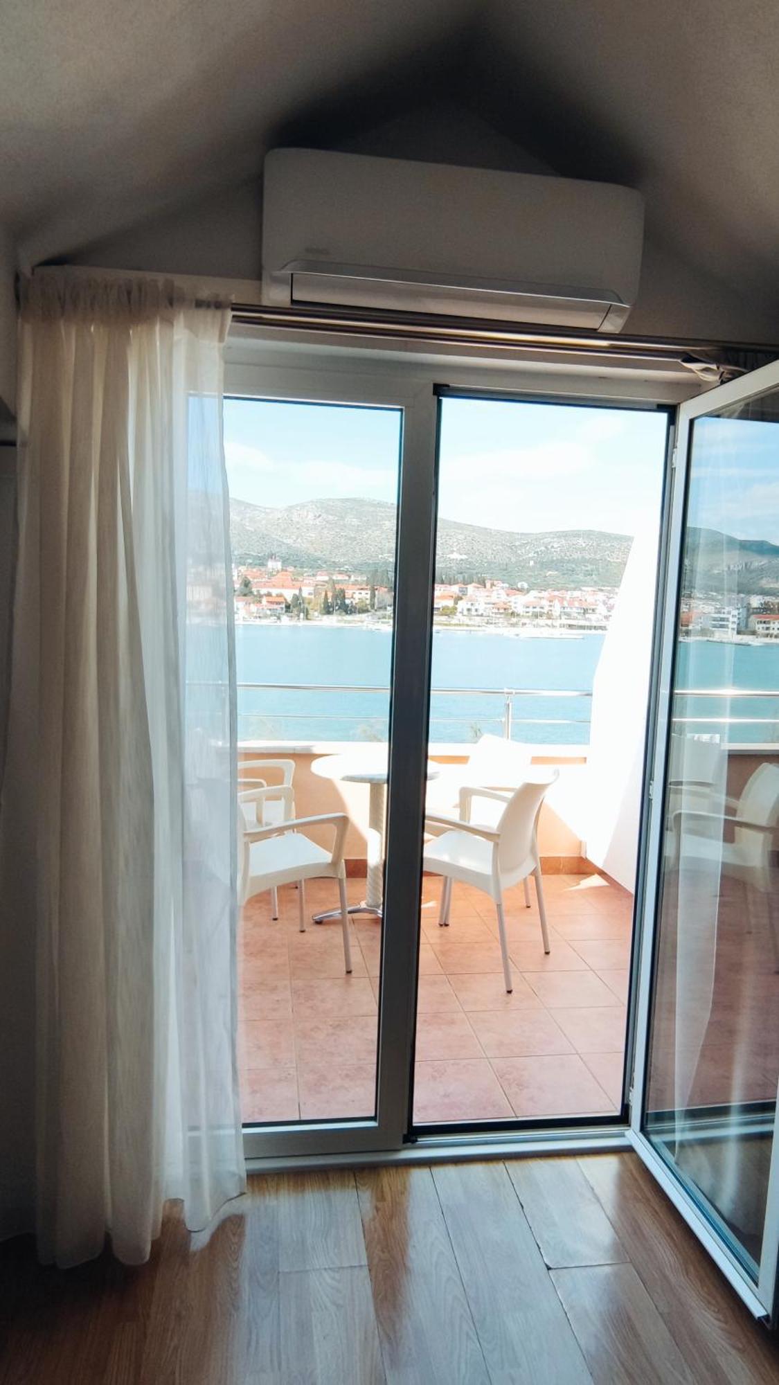 Apartments Kapetanovi Dvori Trogir Exterior photo